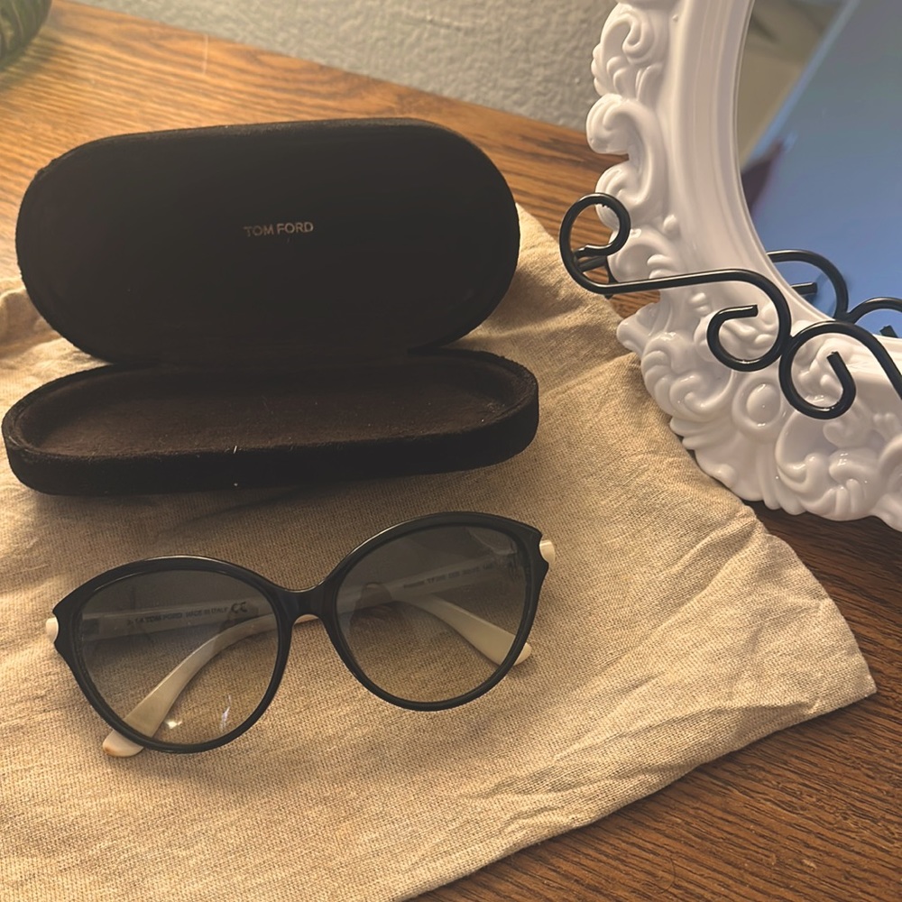 Tom Ford Black Sunglasses 🕶️ (bought in italy*)